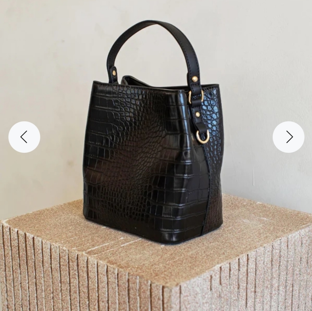 All of the Above AOTA Elena Black Bucket Bag NWT - Picture 4 of 8